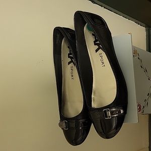 ANNE Klein Flats
